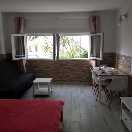 Designer 1 Bedroom White Tree 2 Minutes To The In The Center, Puerto De La Cruz, Tenerife